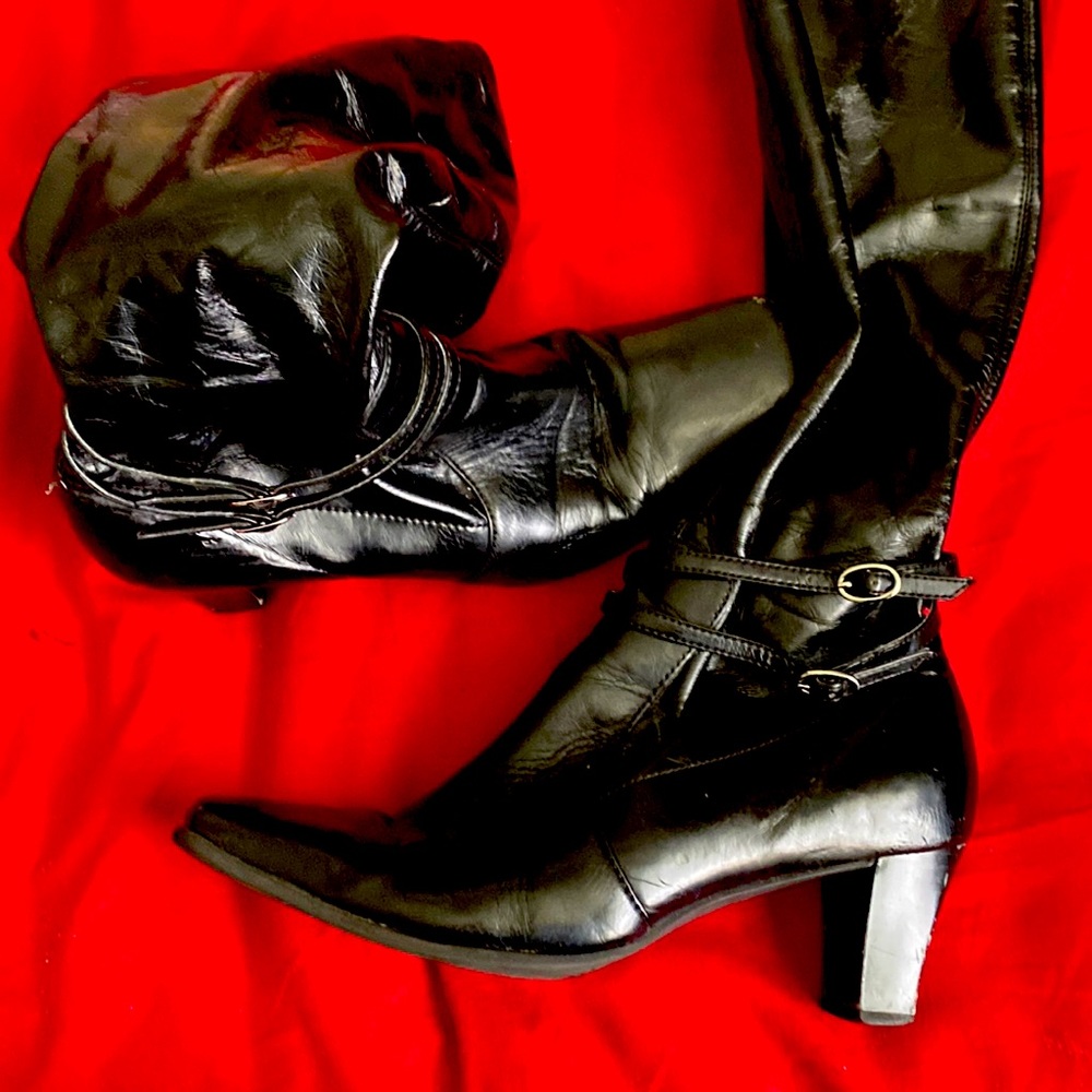 Black boots size 7.5